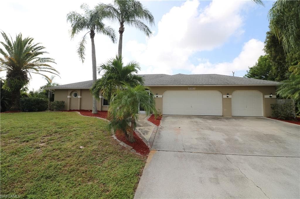 520 SW 21st TER CAPE CORAL, FL 33991