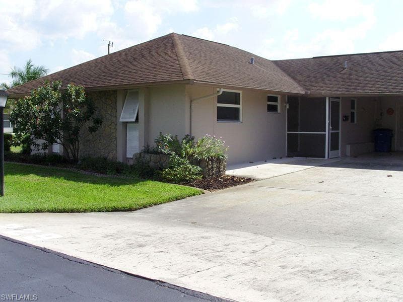 281 Rosewood CT LEHIGH ACRES, FL 33936
