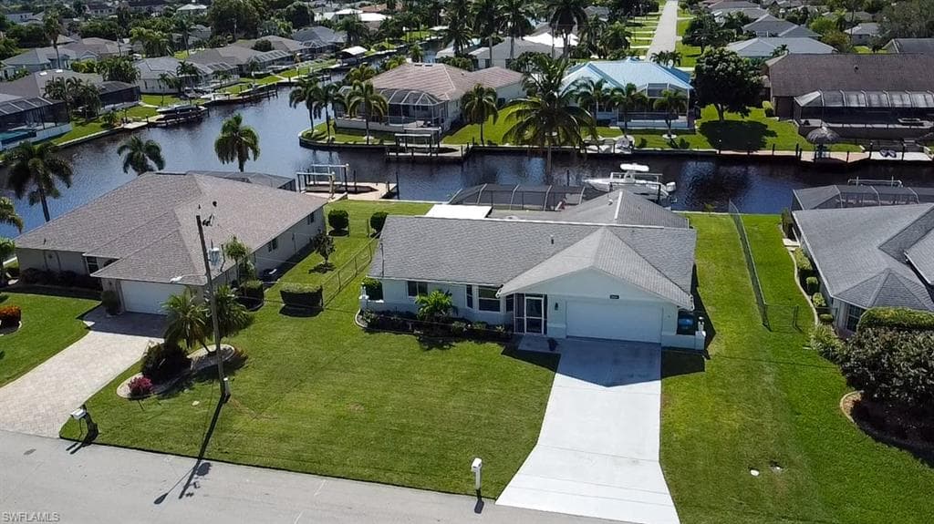 206 SW 37th TER CAPE CORAL, FL 33914