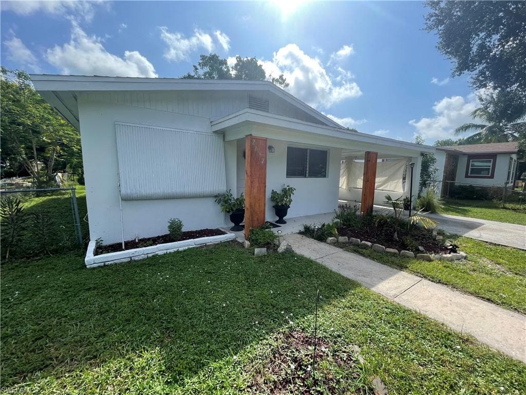 2657 Jackson ST FORT MYERS, FL 33901
