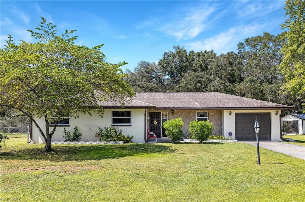 1401 Gerald AVE LEHIGH ACRES, FL 33972