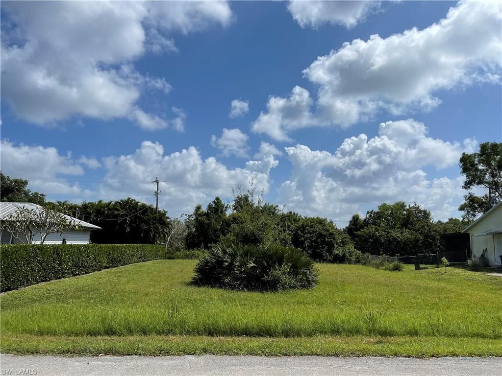 12058 DOLPHIN RD BOKEELIA, FL 33922