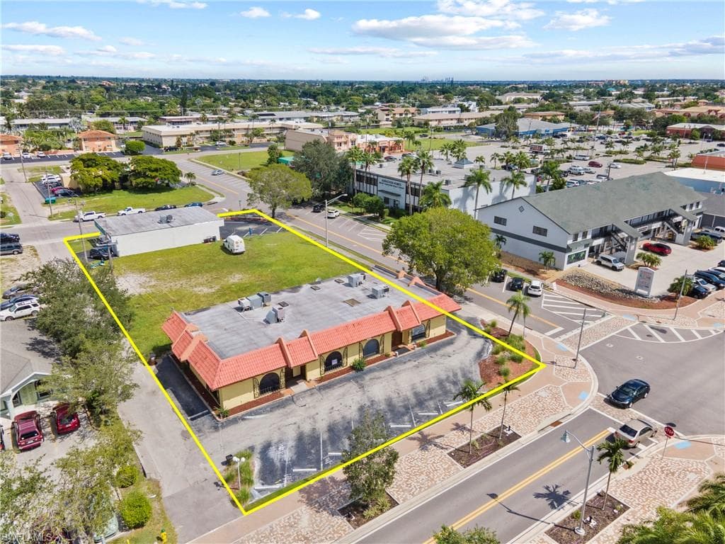 885 SE 47th TER CAPE CORAL, FL 33904
