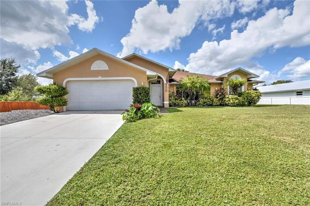 6025 Higgins AVE FORT MYERS, FL 33905