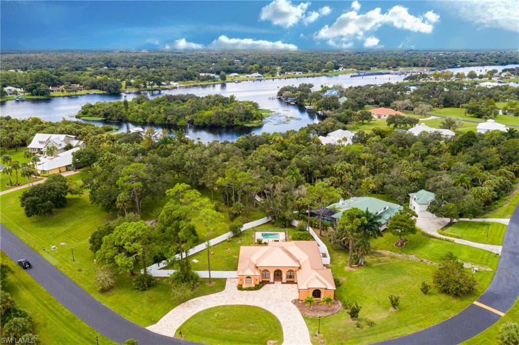 18061 Riverchase CT ALVA, FL 33920