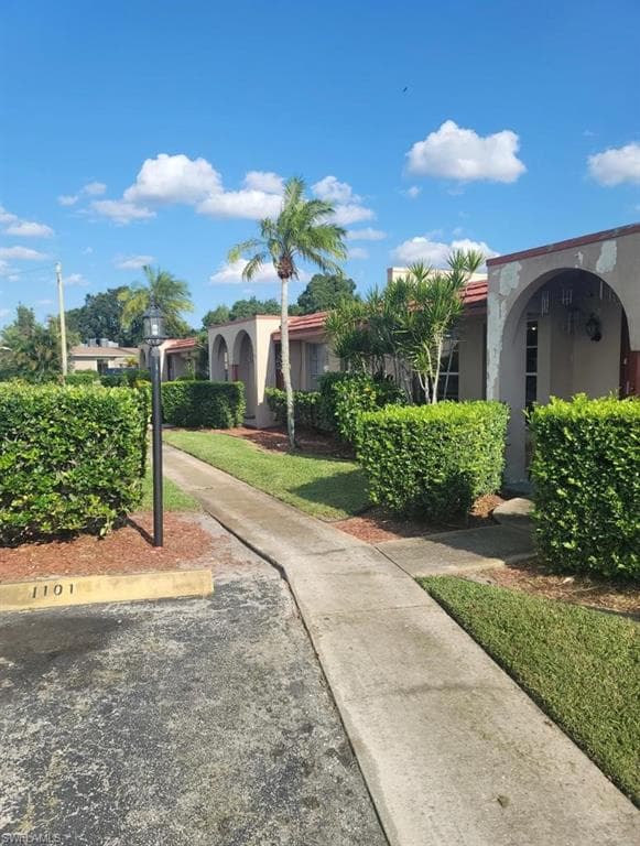1109 S Loop BLVD LEHIGH ACRES, FL 33936