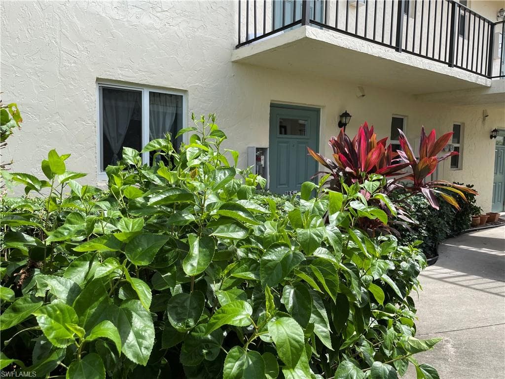 185 Palm DR 18-I NAPLES, FL 34112