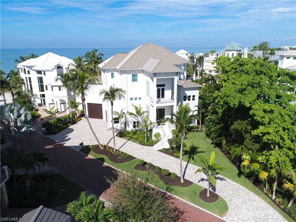 105 Bonaire LN BONITA SPRINGS, FL 34134