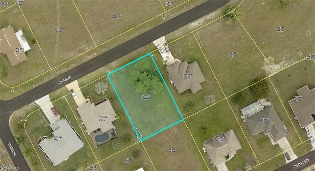 574 NE 5th ST CAPE CORAL, FL 33909