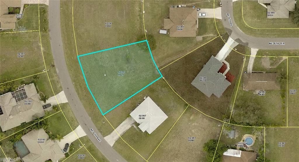 805 NE 6th AVE CAPE CORAL, FL 33909