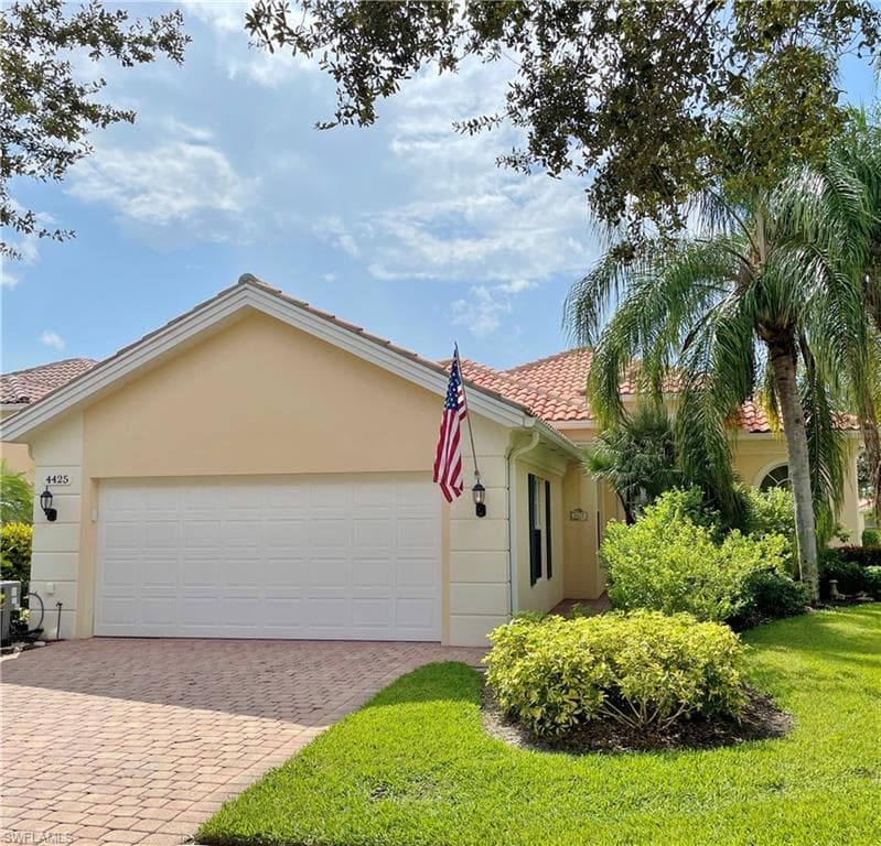 4425 Prescott LN NAPLES, FL 34119