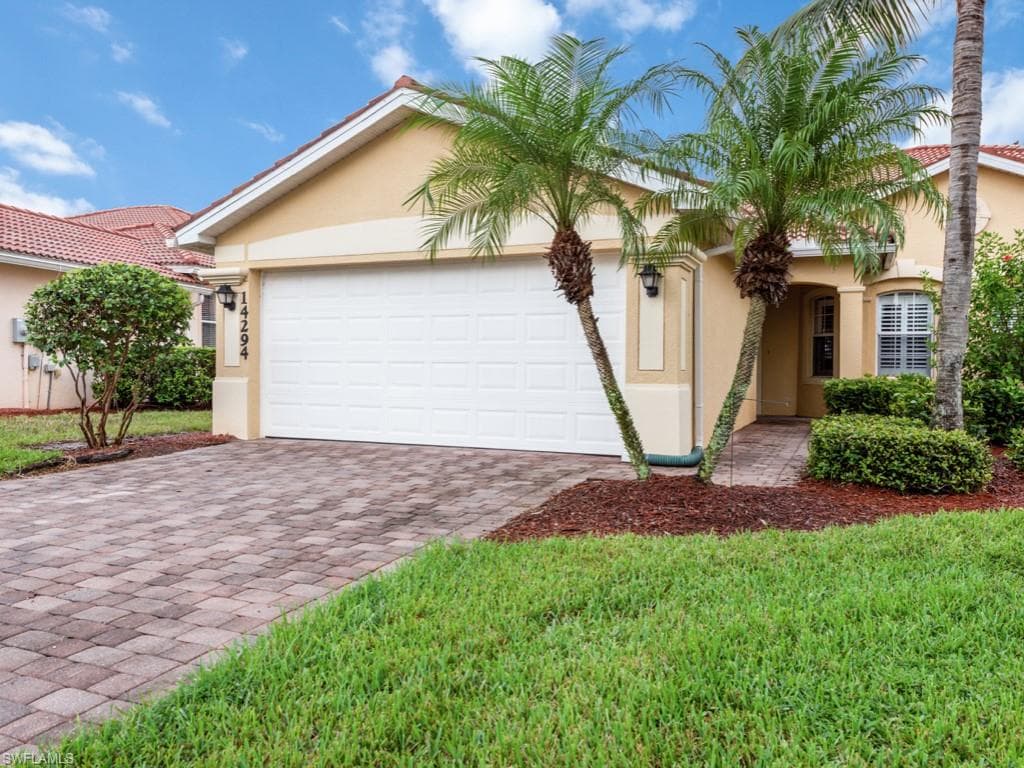 14294 Manchester DR NAPLES, FL 34114