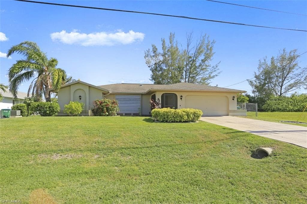 504 SE 31st TER CAPE CORAL, FL 33904