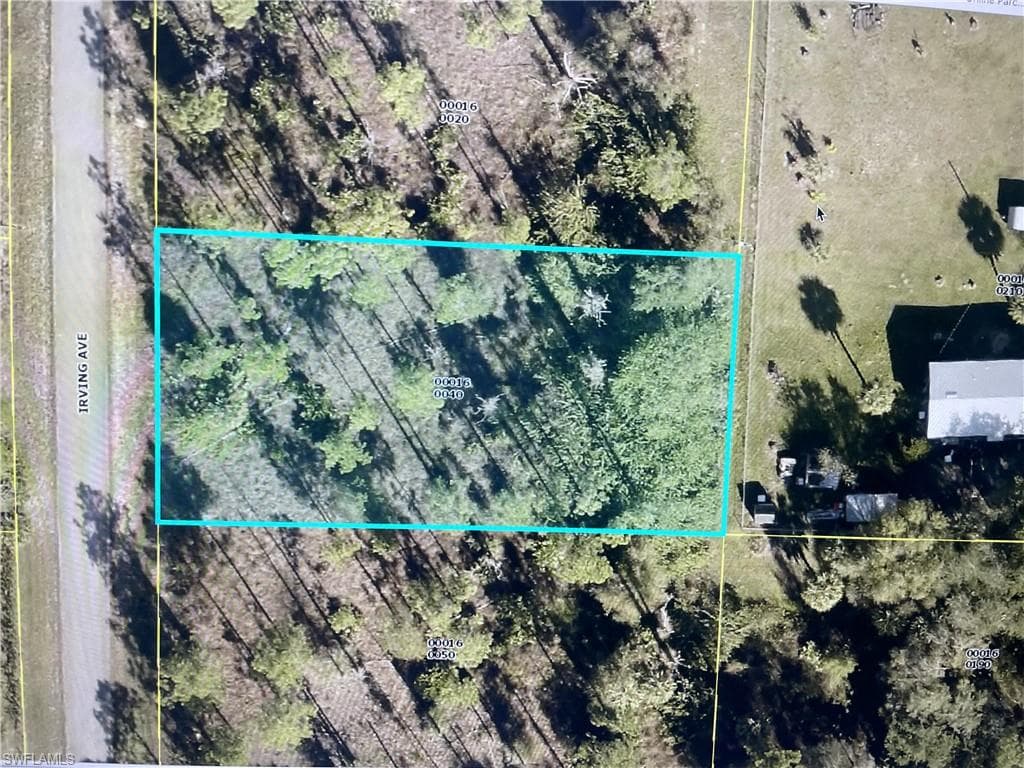 916 Irving AVE LEHIGH ACRES, FL 33972