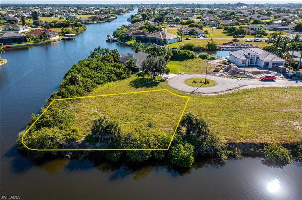 1256 NW 39th AVE CAPE CORAL, FL 33939