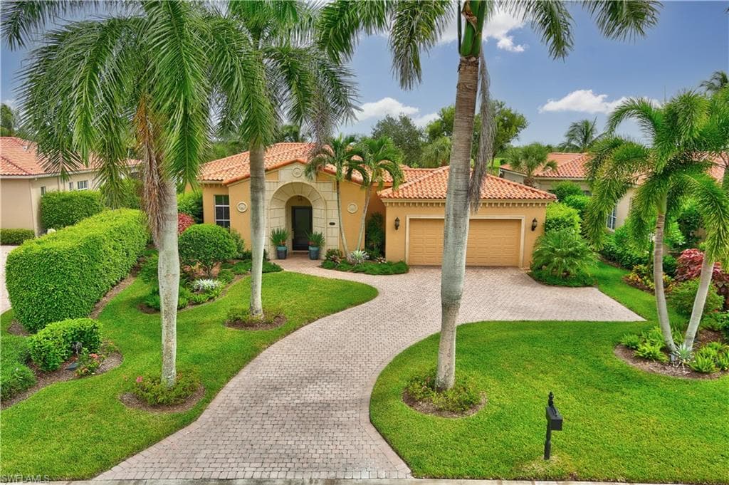 8520 Bellagio DR NAPLES, FL 34114