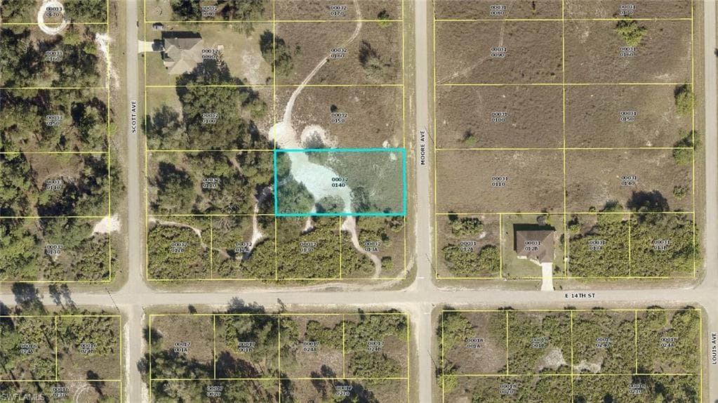 1403 Moore AVE LEHIGH ACRES, FL 33972