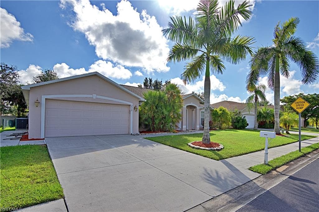 2512 Nature Pointe LOOP FORT MYERS, FL 33905