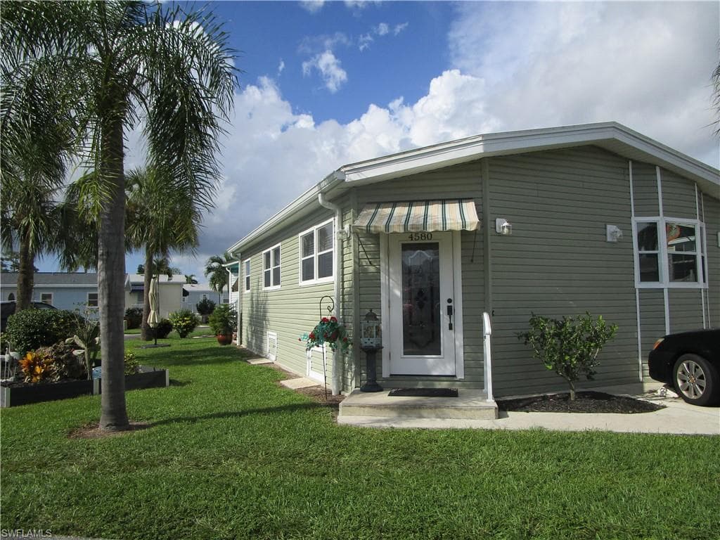 4580 Mayflower WAY E ESTERO, FL 33928