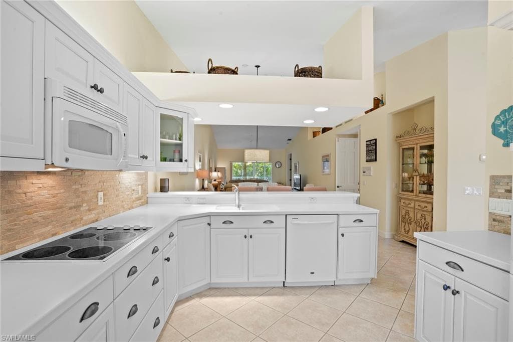 2385 Hidden Lake DR 10 NAPLES, FL 34112