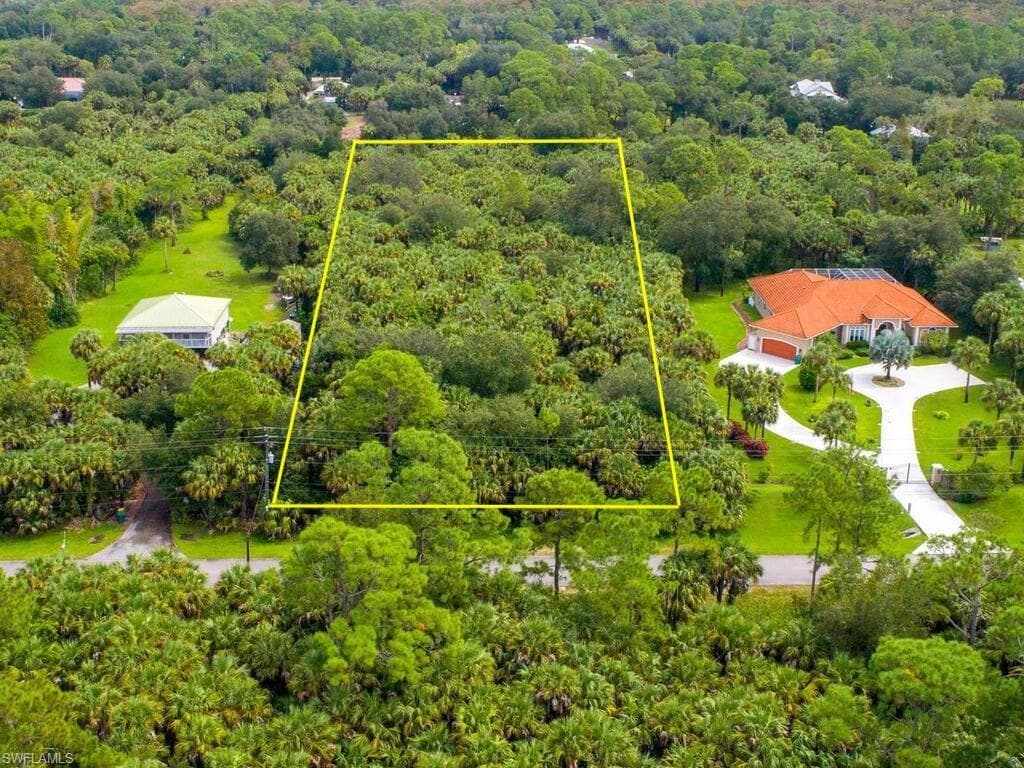 740 13th ST NW NAPLES, FL 34120