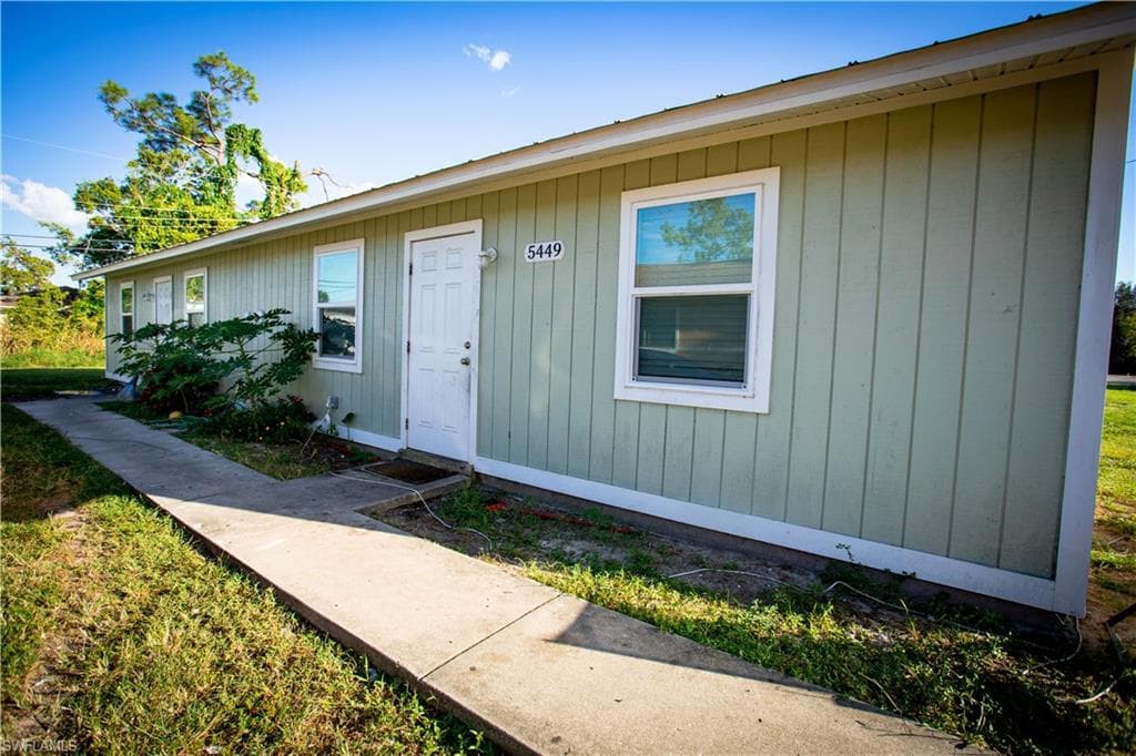 5449/5451 Eighth AVE FORT MYERS, FL 33907