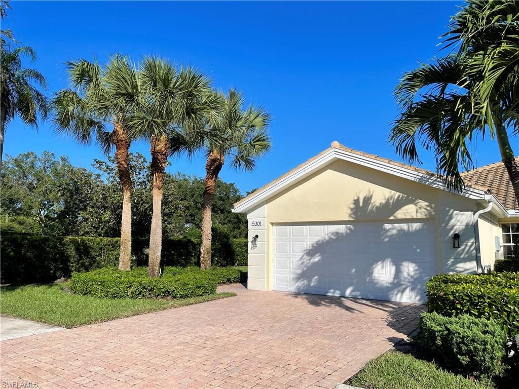 5301 Guadeloupe WAY NAPLES, FL 34119