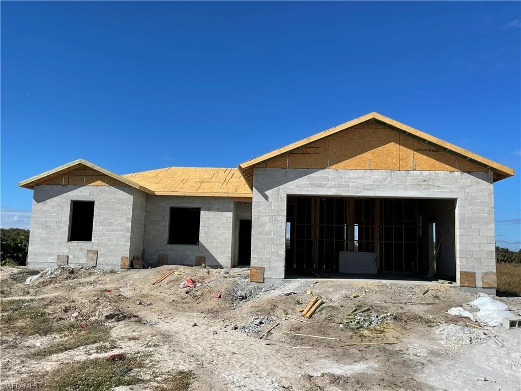 1086 Capri CIR LABELLE, FL 33935