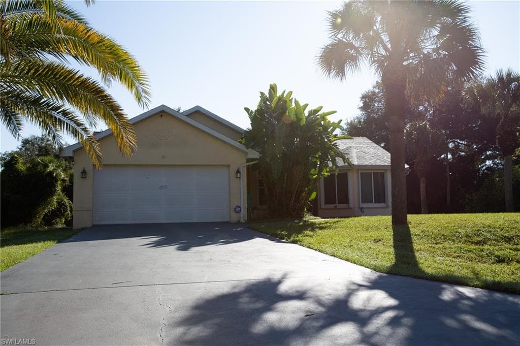 502 Prospect AVE LEHIGH ACRES, FL 33972