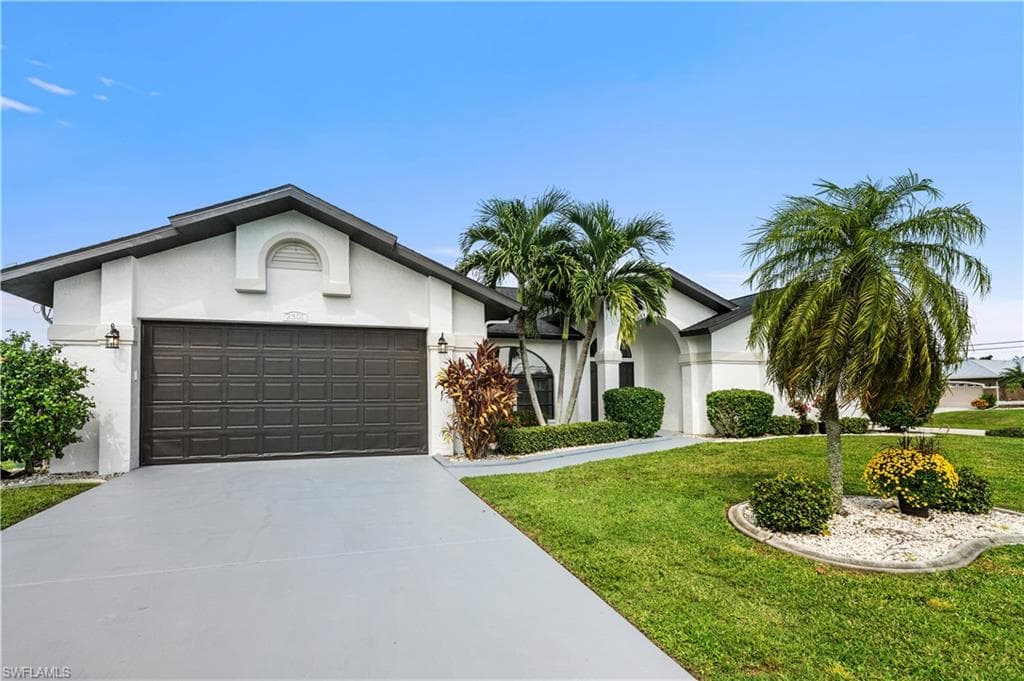 2301 SW 40th TER CAPE CORAL, FL 33914