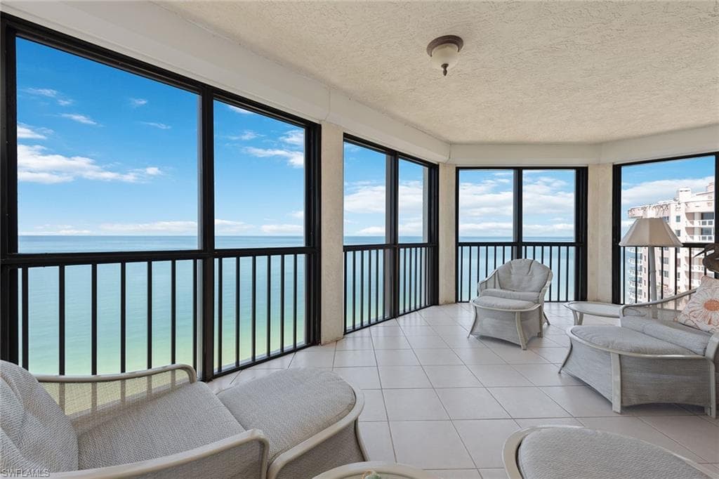 8171 Bay Colony DR 2004 NAPLES, FL 34108