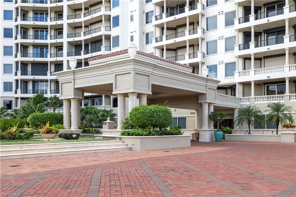 8787 Bay Colony DR 605 NAPLES, FL 34108