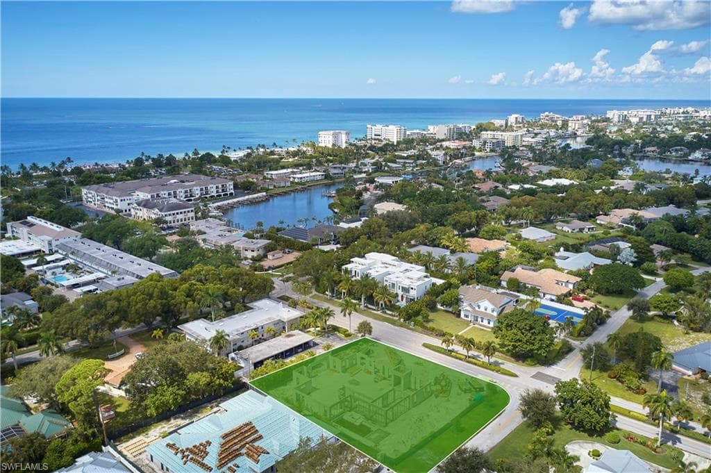 390 Banyan BLVD NAPLES, FL 34102