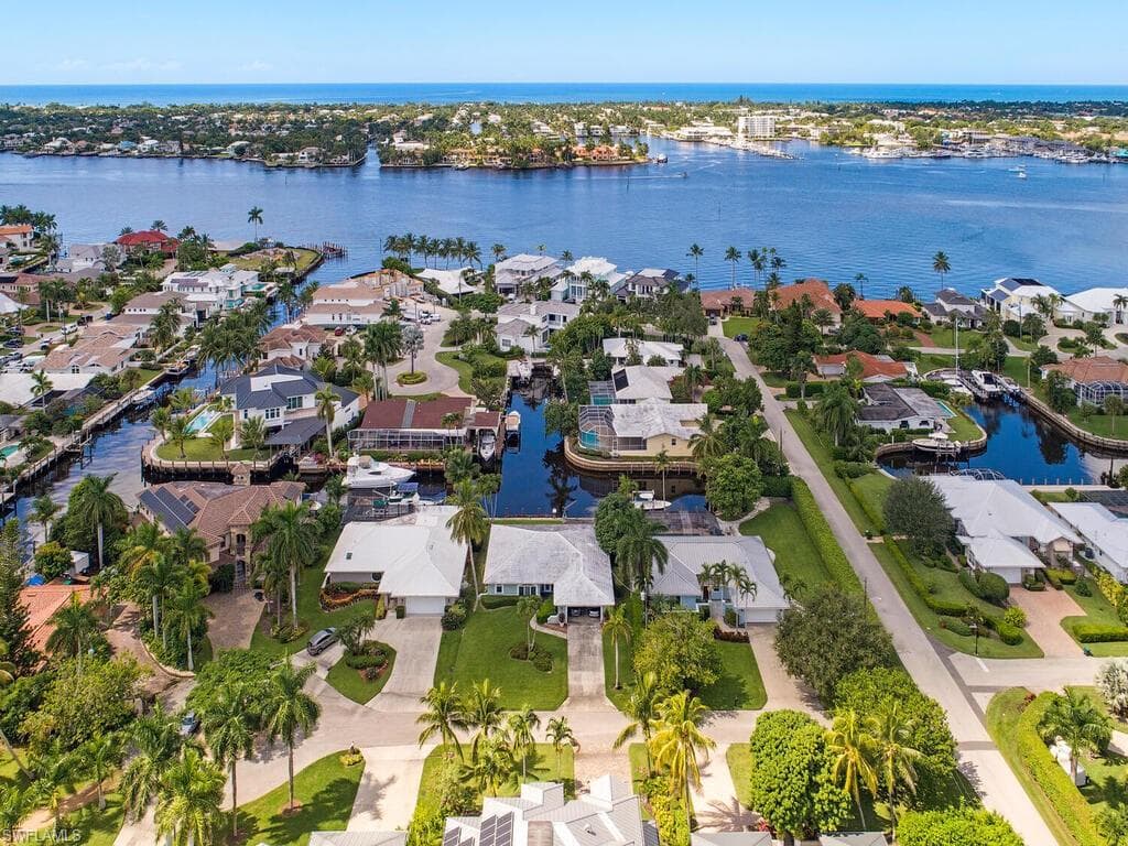 1650 Mullet CT NAPLES, FL 34102