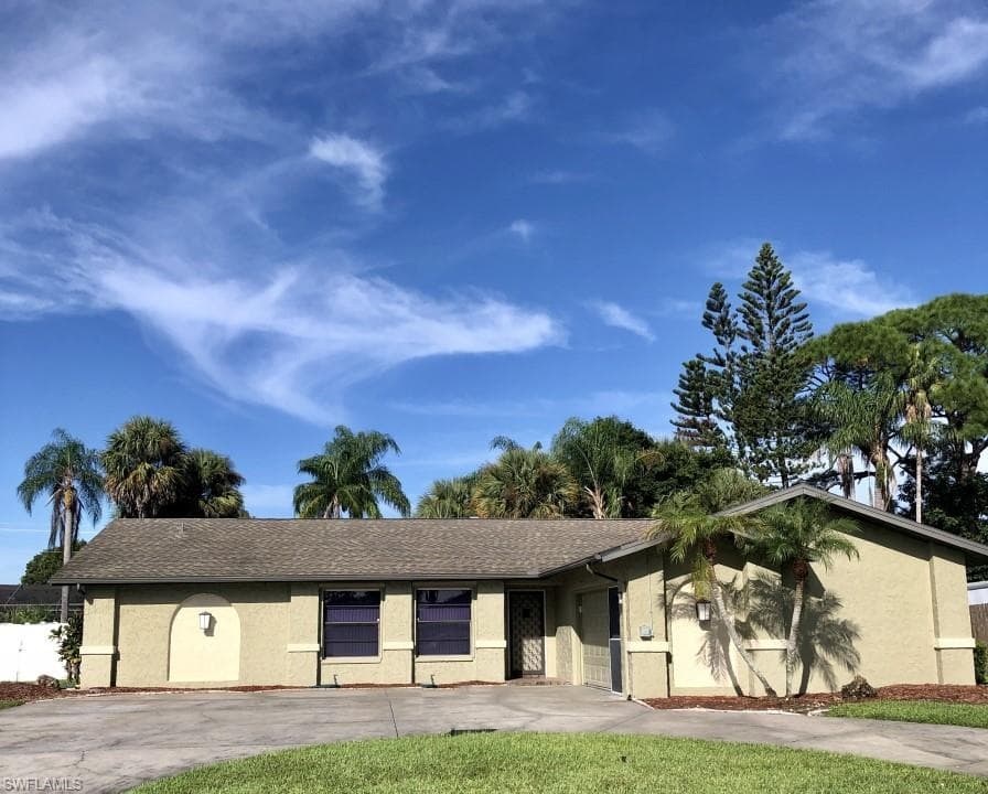 5668 Lochness CT NORTH FORT MYERS, FL 33903