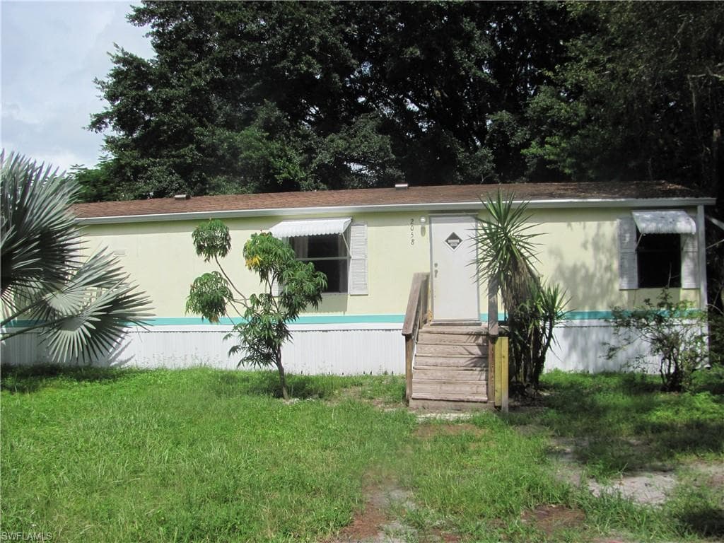 2058 Zoysia LN NORTH FORT MYERS, FL 33917