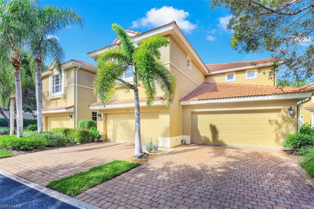 5005 Maxwell CIR 7-102 NAPLES, FL 34105