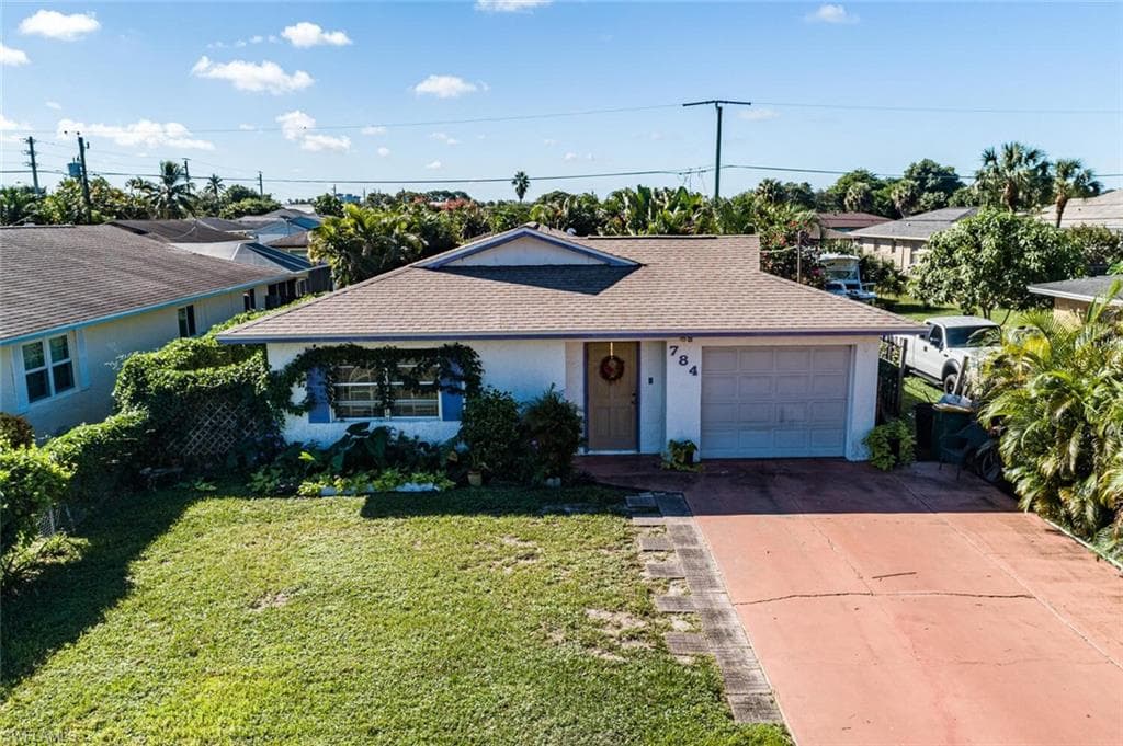 784 94th AVE N NAPLES, FL 34108