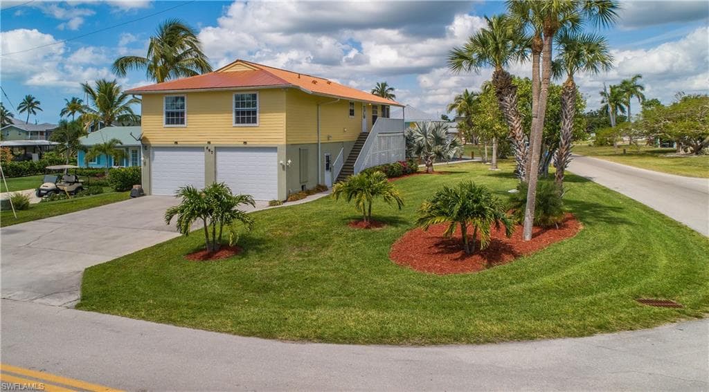 667 Palm AVE GOODLAND, FL 34114