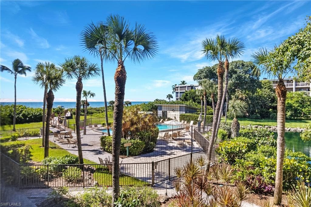 2737 W Gulf DR 111 SANIBEL, FL 33957