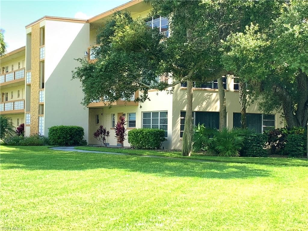 1512 Tropic TER NORTH FORT MYERS, FL 33903