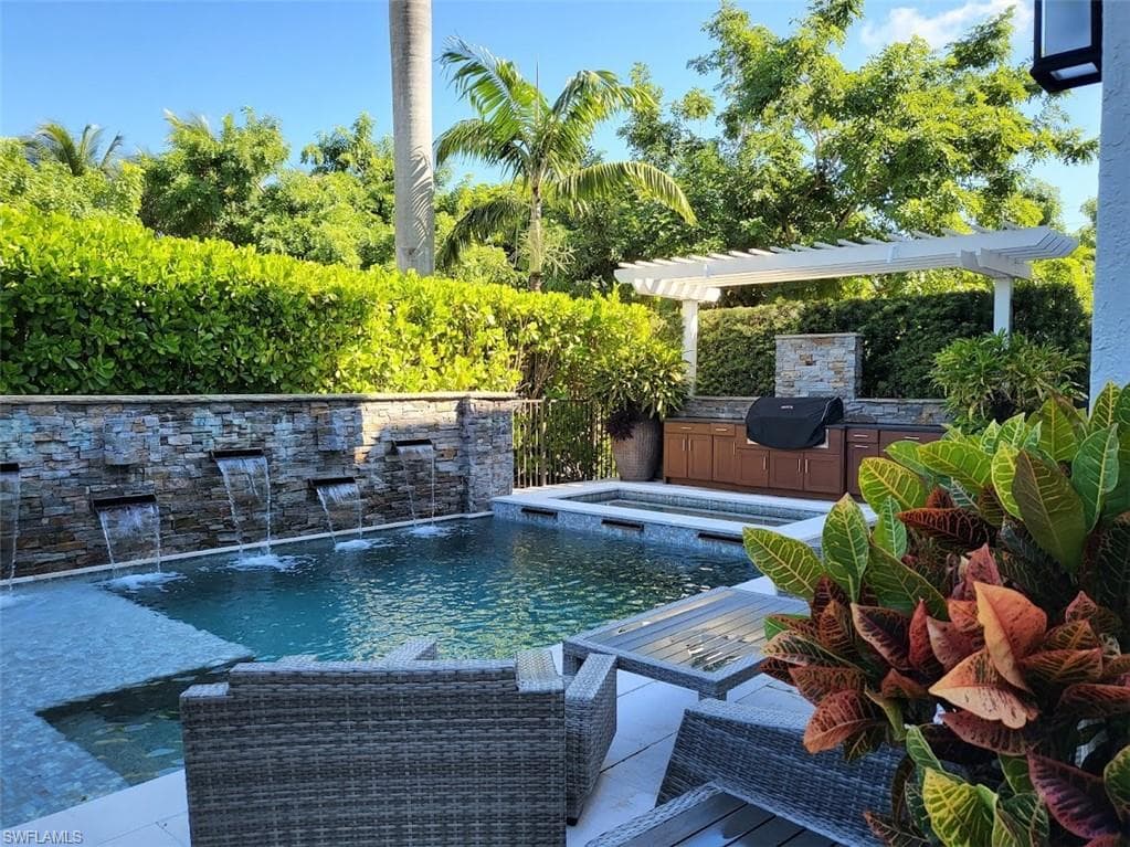 425 5th ST S A NAPLES, FL 34102