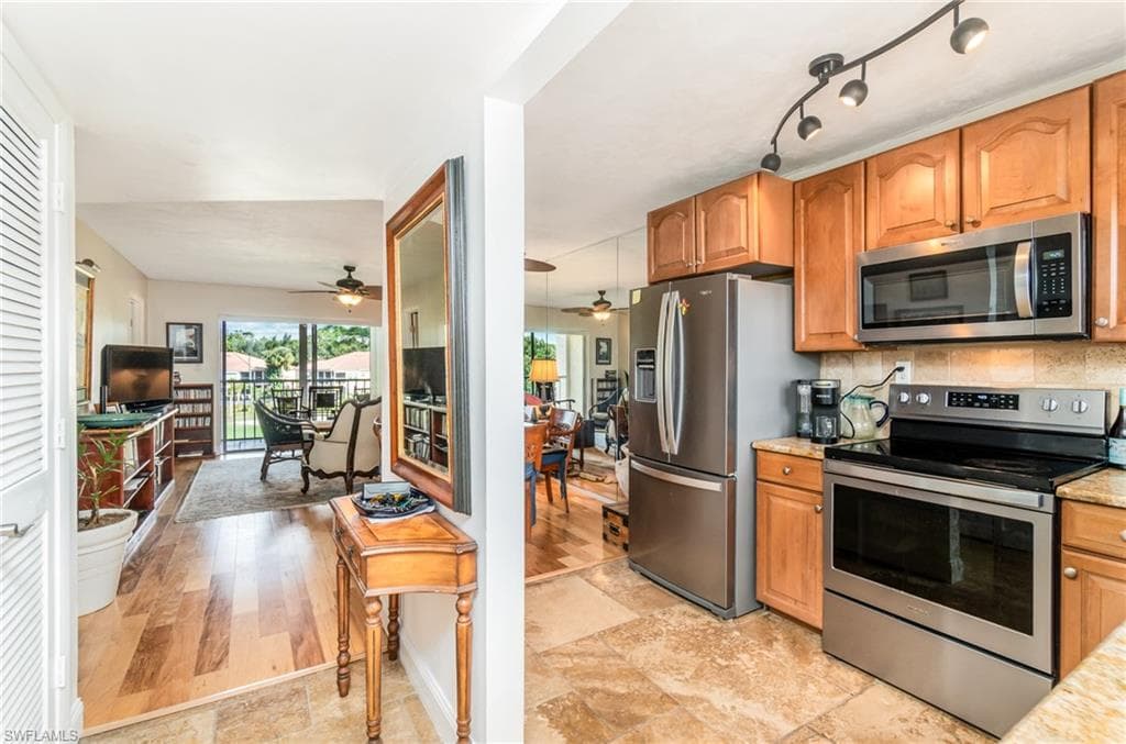 190 Turtle Lake CT 303 NAPLES, FL 34105