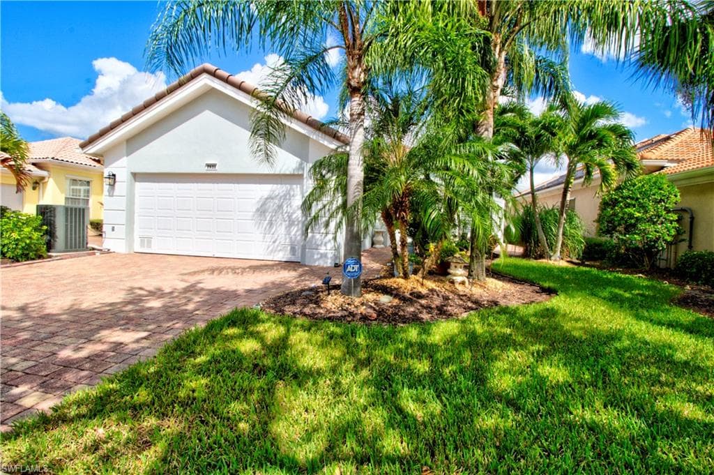 7931 Valentina CT NAPLES, FL 34114