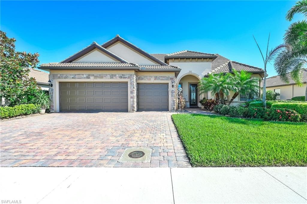 11891 Dixon DR FORT MYERS, FL 33913