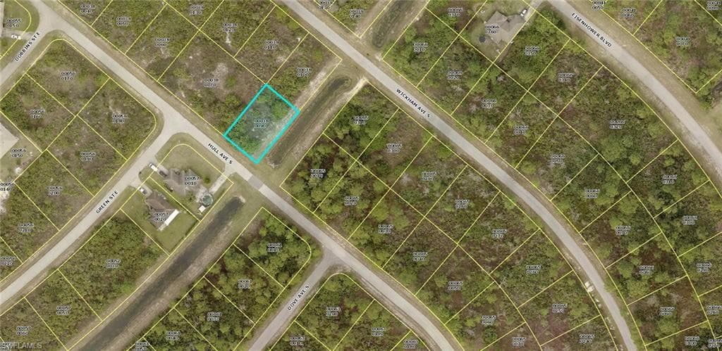 423 Hull AVE S LEHIGH ACRES, FL 33974