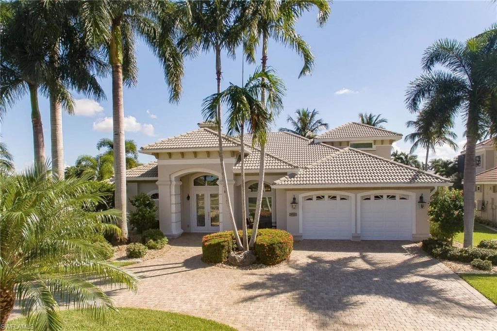 5717 Compass CT CAPE CORAL, FL 33914