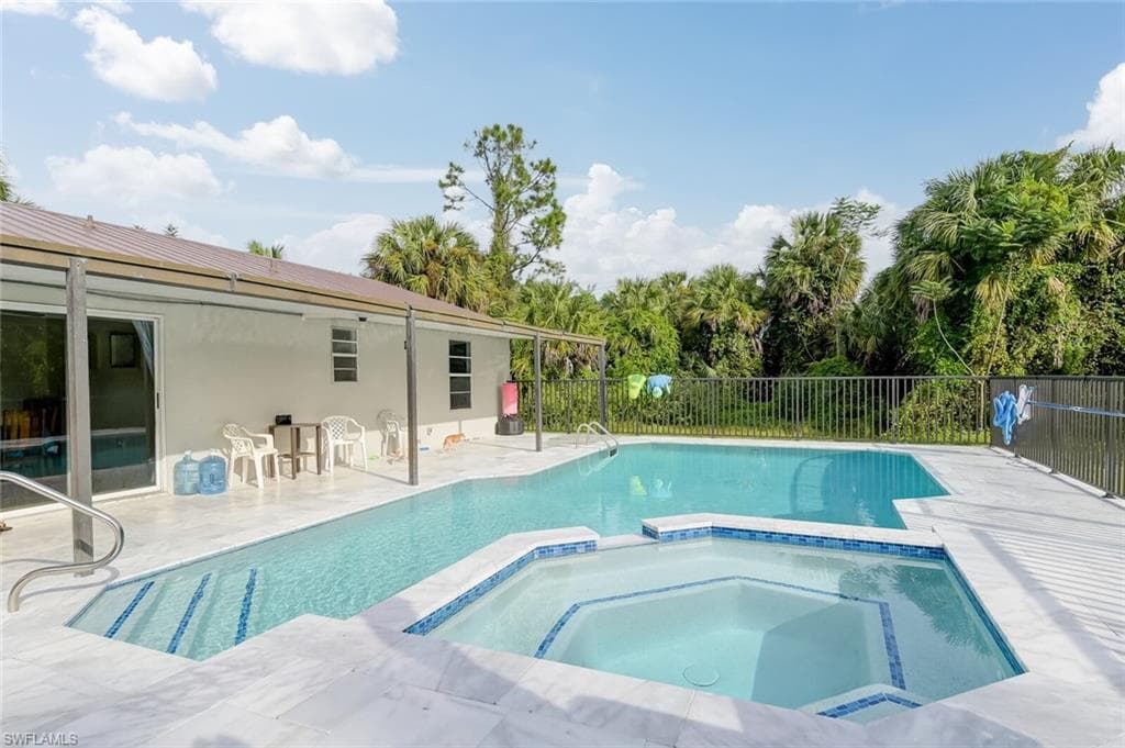 330 10th ST NE NAPLES, FL 34120