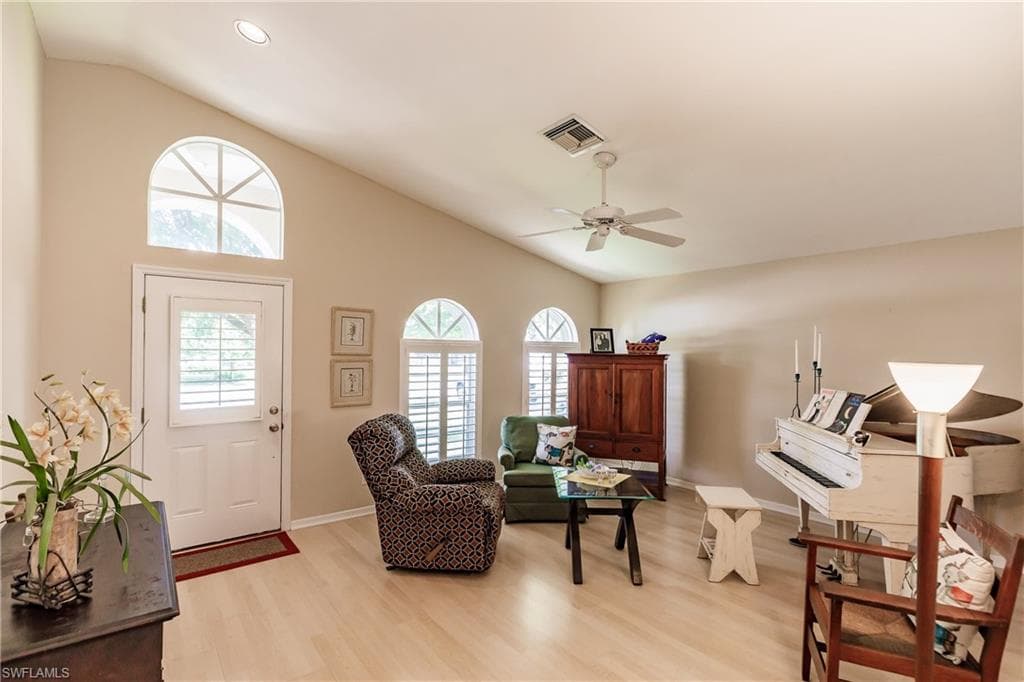 568 95th AVE N NAPLES, FL 34108