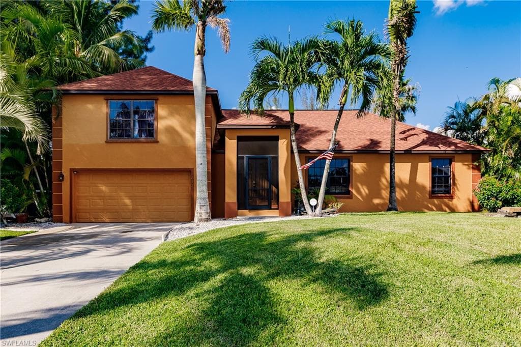 827 SW 24th ST CAPE CORAL, FL 33991
